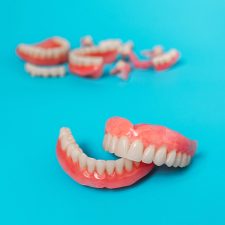 Pros and Cons of Same-Day Teeth Dentures